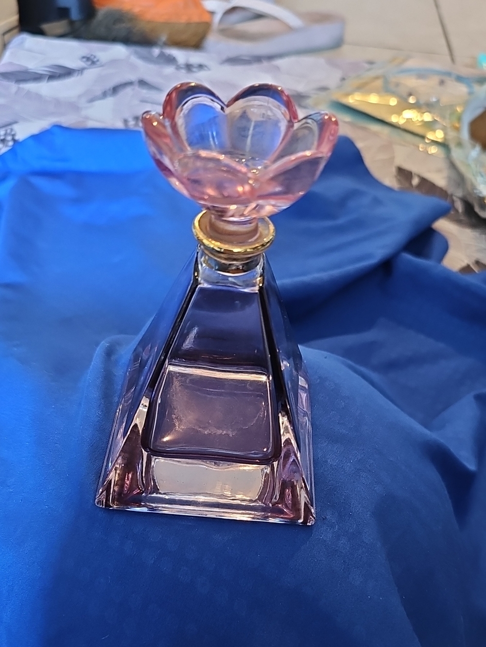 SC Crystal Italy Pyramid Blue Perfume Bottle Pink Flower Stopper 5"